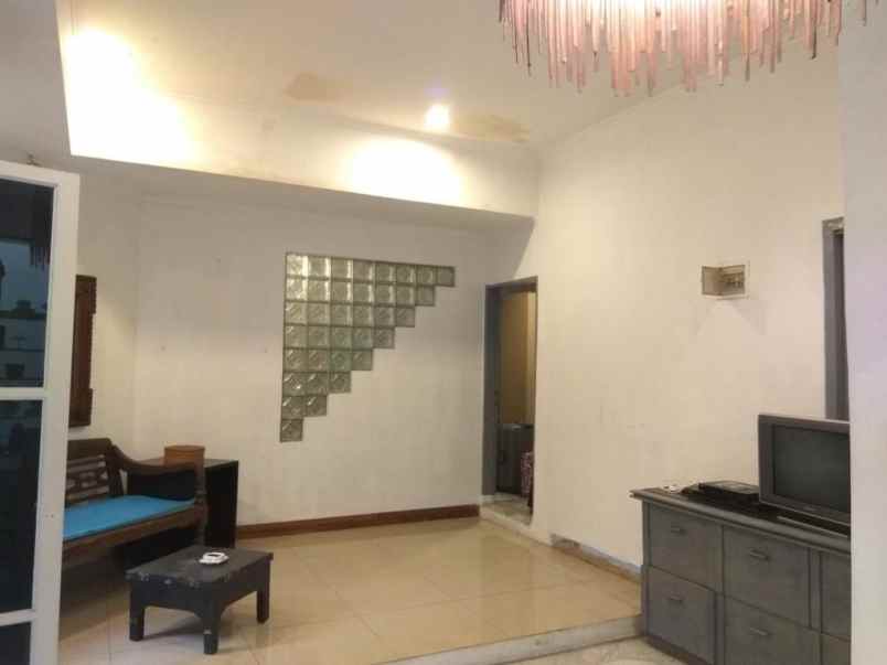 dijual rumah taman kebon jeruk indah