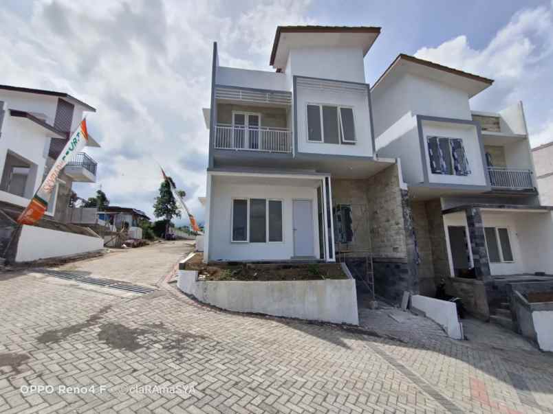 dijual rumah taman langit