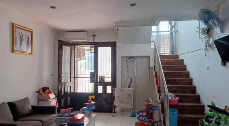 dijual rumah taman modern cakung