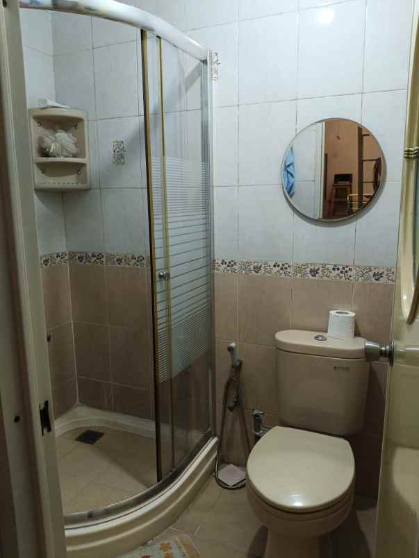 dijual rumah taman pegansaan indah