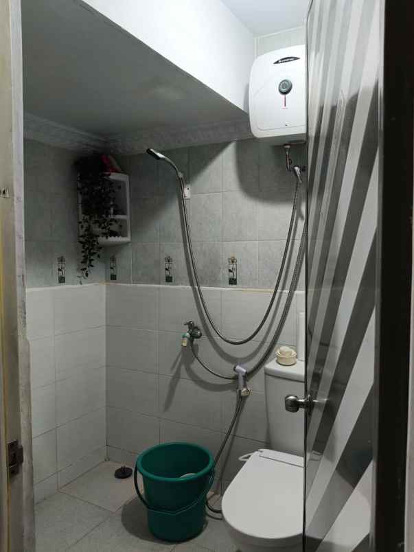 dijual rumah taman pegansaan indah