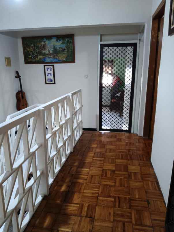 dijual rumah taman pegansaan indah