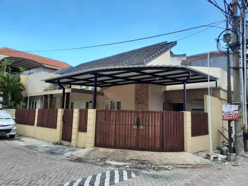 dijual rumah taman pondok indah