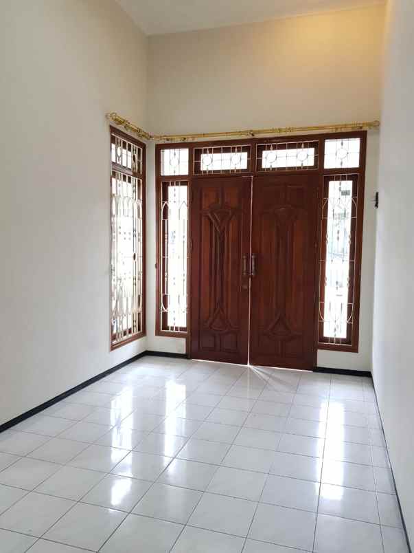 dijual rumah taman sulfat