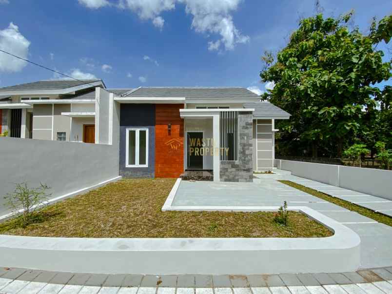 dijual rumah tamanmartani kalasan