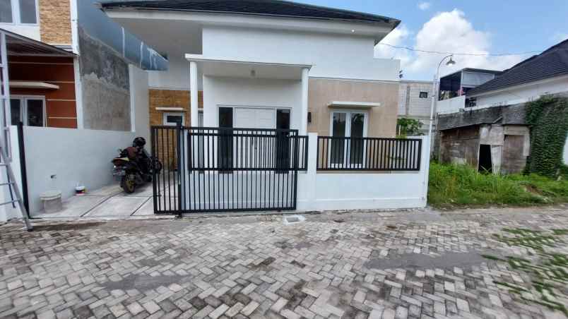 dijual rumah tamantirto