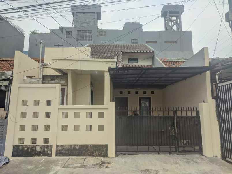 dijual rumah tanah abang jakarta pusat