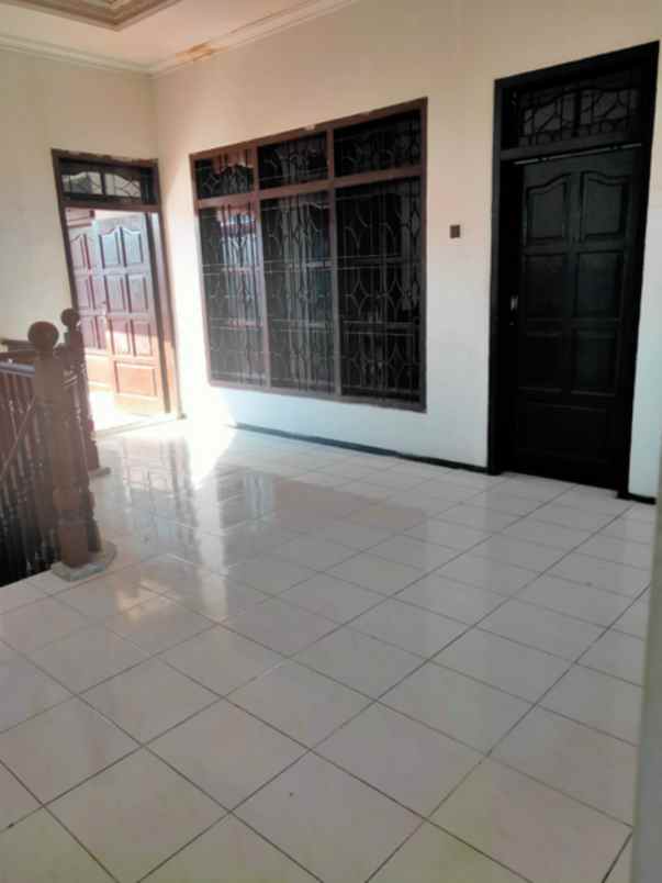 dijual rumah tenggilis