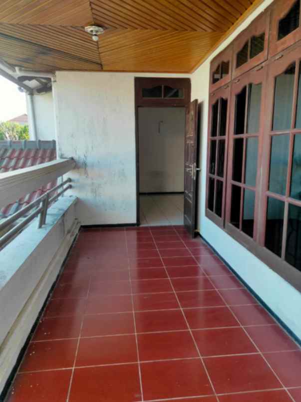 dijual rumah tenggilis