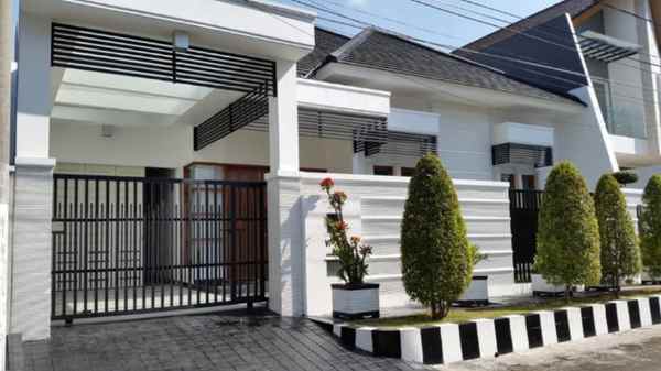 dijual rumah terawat dharmahusada indah dekat merr