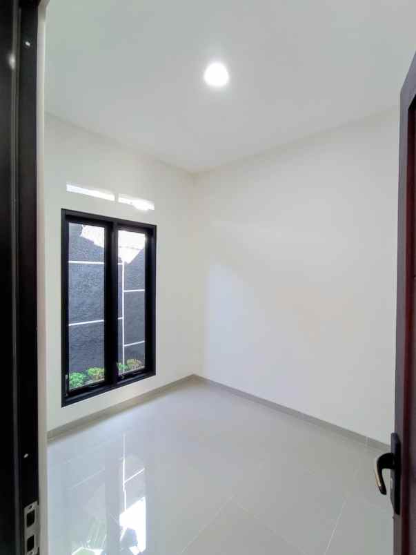 dijual rumah tonggalan