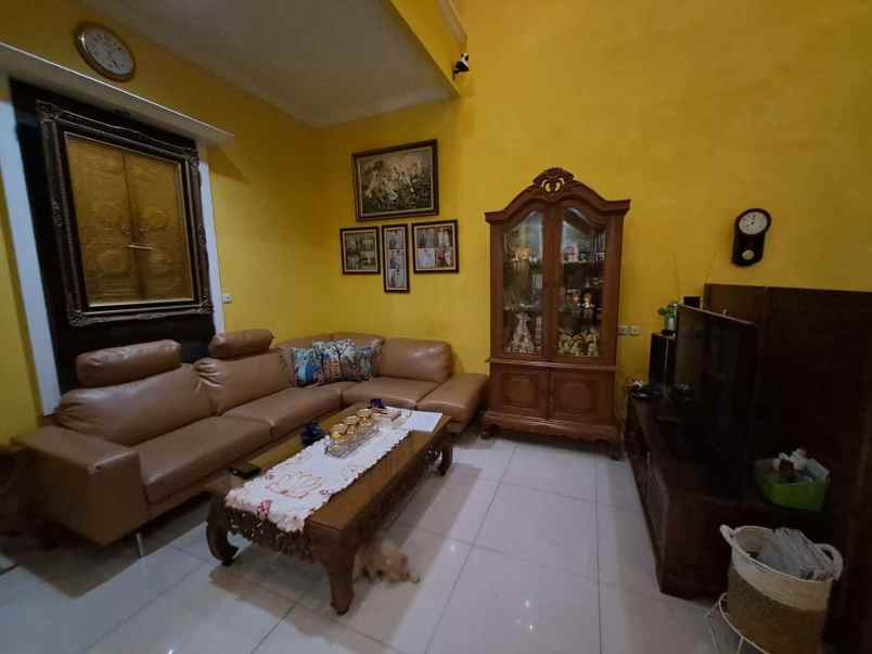 dijual rumah tugu