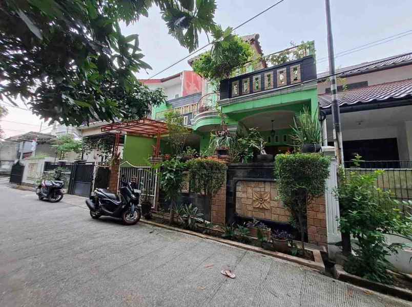 dijual rumah tugu