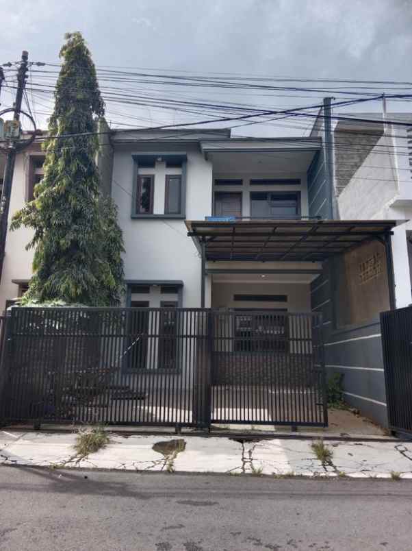 dijual rumah turangga buah batu bandung