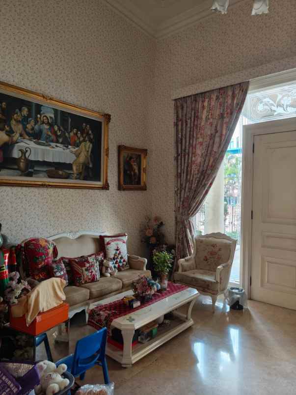 dijual rumah vbr pakuwon indah