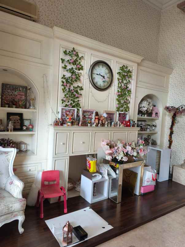 dijual rumah vbr pakuwon indah