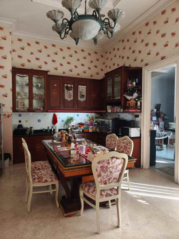 dijual rumah vbr pakuwon indah