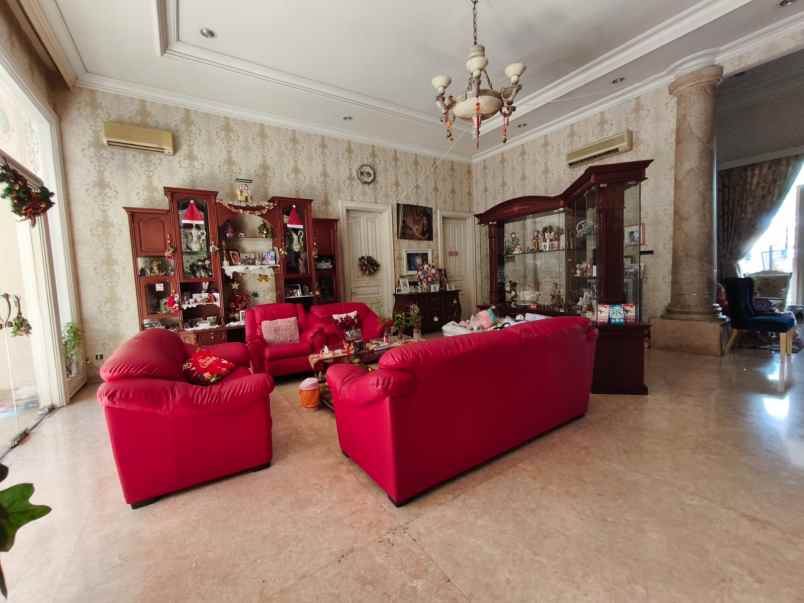 dijual rumah vbr pakuwon indah