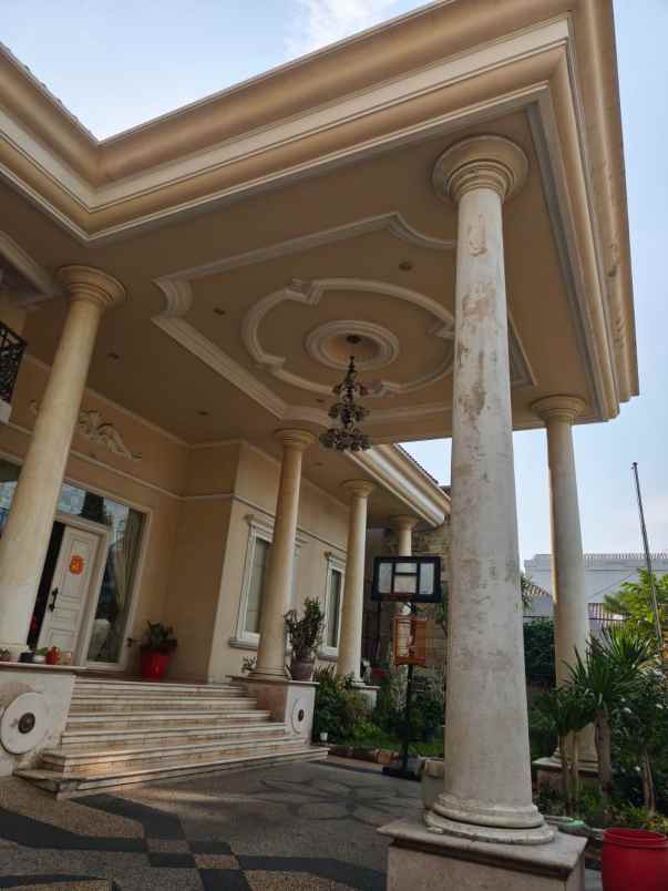 dijual rumah vbr pakuwon indah