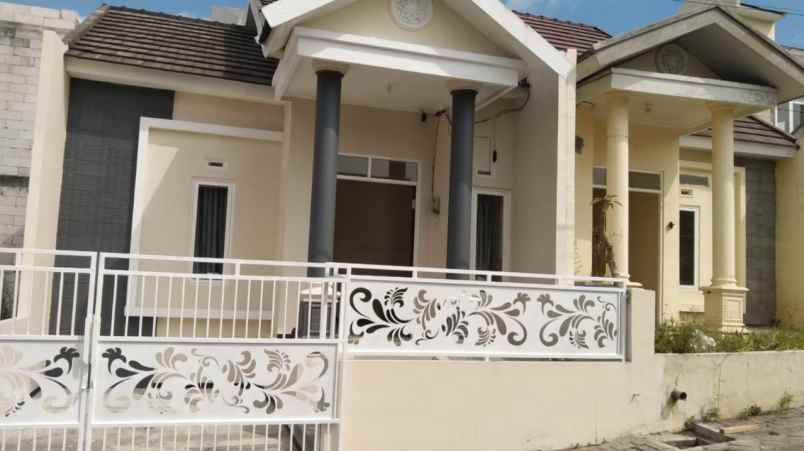 dijual rumah villa army of god oro oro ombo