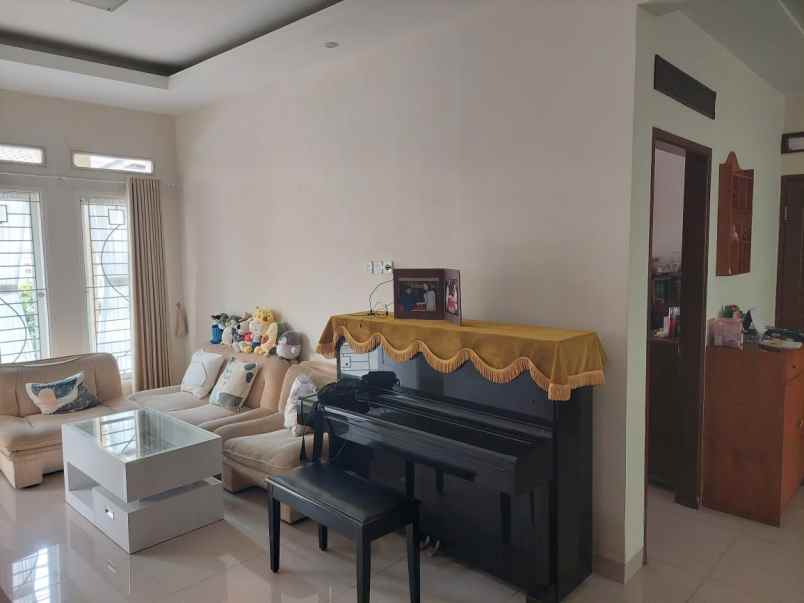 dijual rumah villa bintaro indah