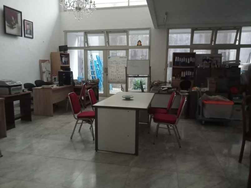 dijual rumah villa gading