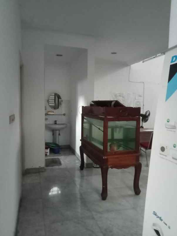 dijual rumah villa gading