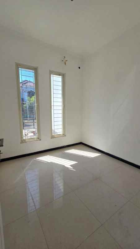 dijual rumah wiguna gunung anyar surabaya