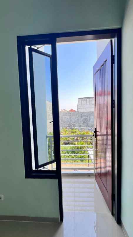 dijual rumah wisma tirto agung