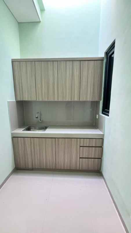 dijual rumah wisma tirto agung