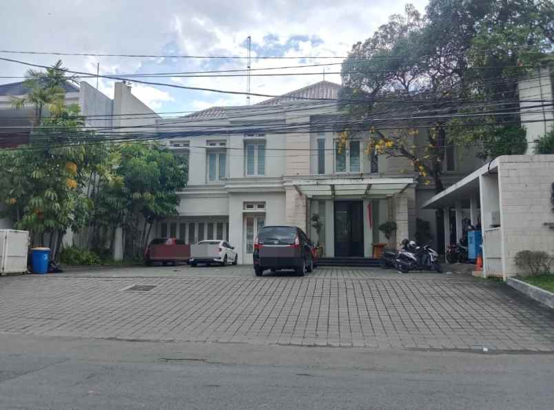 dijual rumah wr supratman