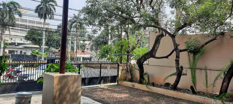 dijual tanah jl raya cut mutia menteng