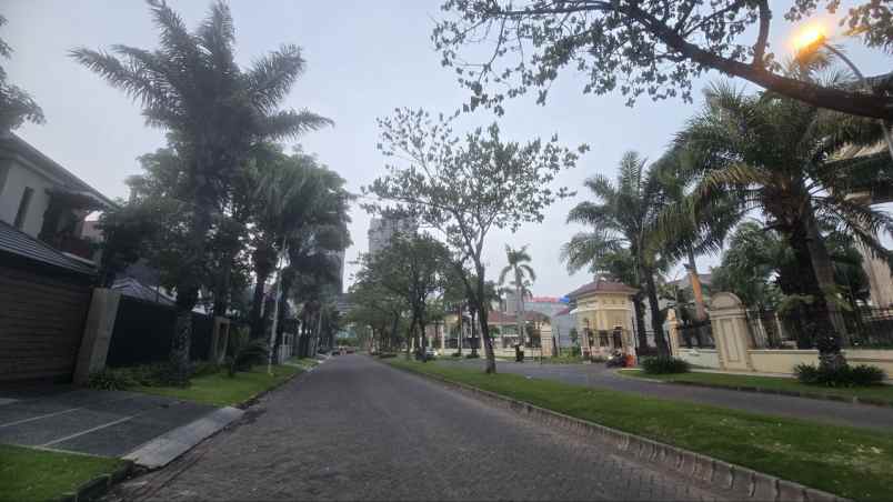 dijual tanah pakuwon city