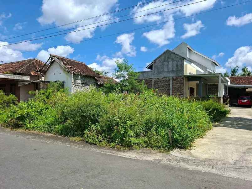 dijual tanah spbu selomartani