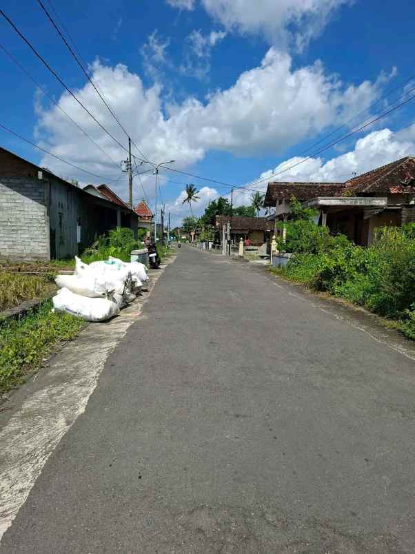 dijual tanah spbu selomartani