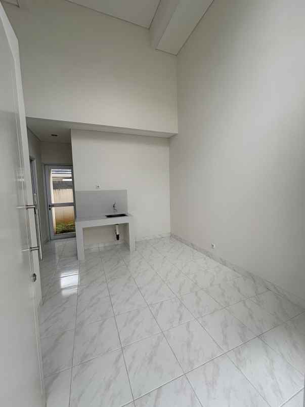 dijual unit rumah baru paramount petals