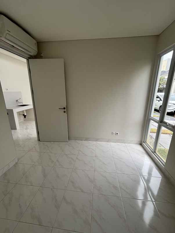 dijual unit rumah baru paramount petals