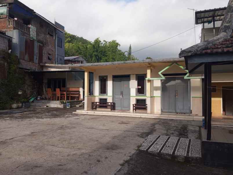 dijual villa batu