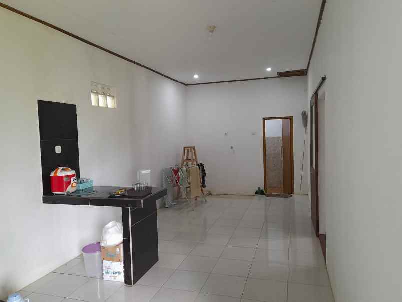 dijual villa bojong