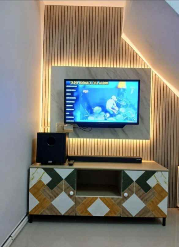 dijual villa jl imam sujono bulukerto