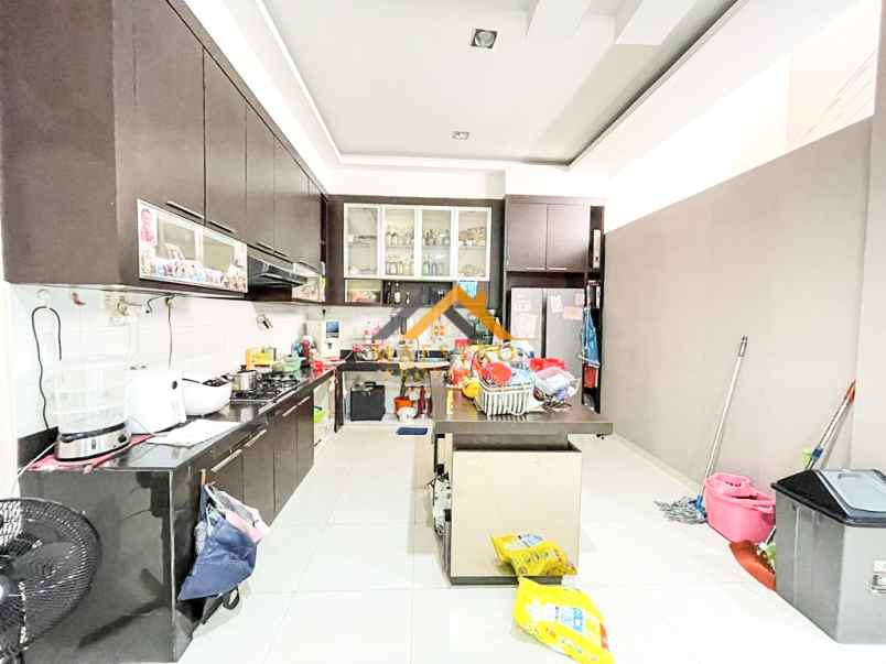 dijual villa komplek cemara asri jalan azalea 1 medan