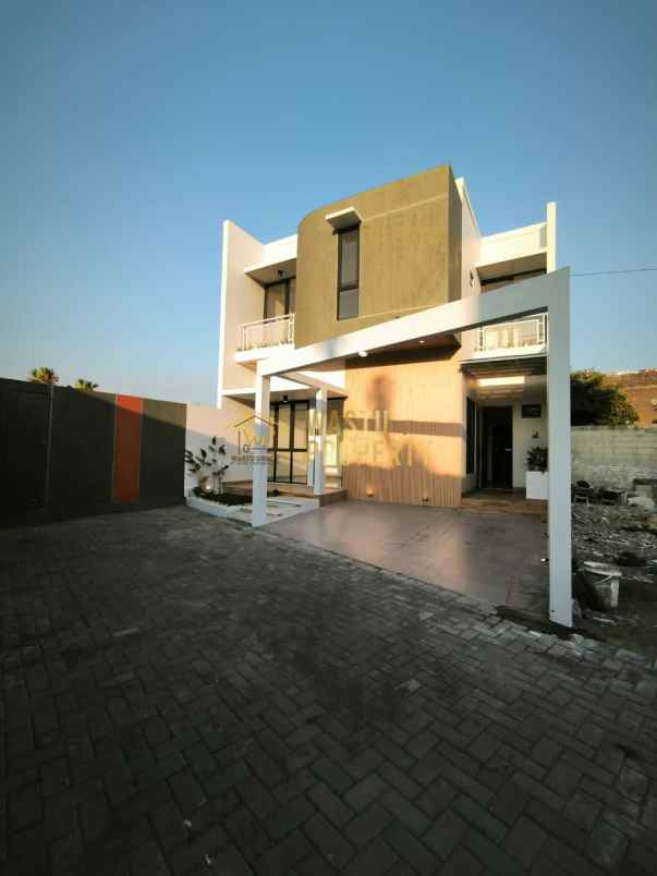 dijual villa mlati sleman