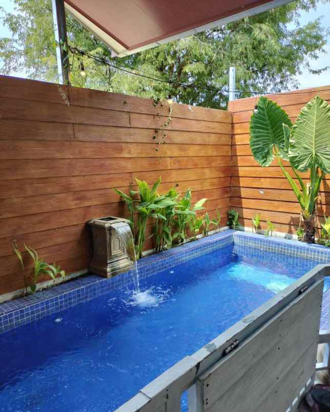 dijual villa ngemplak