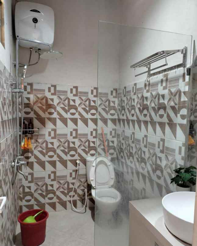 dijual villa ngemplak