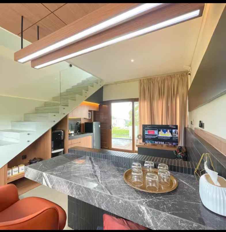 dijual villa pandowoharjo