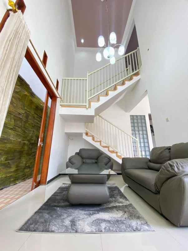 dijual villa sidomulyo sumberejo batu