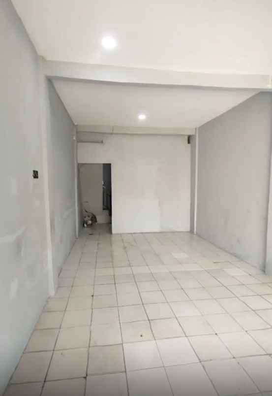 disewakan ruko gudang kantor jalan raya meruya selatan