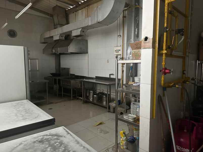 disewakan ruko gudang kantor san antonio pakuwon city