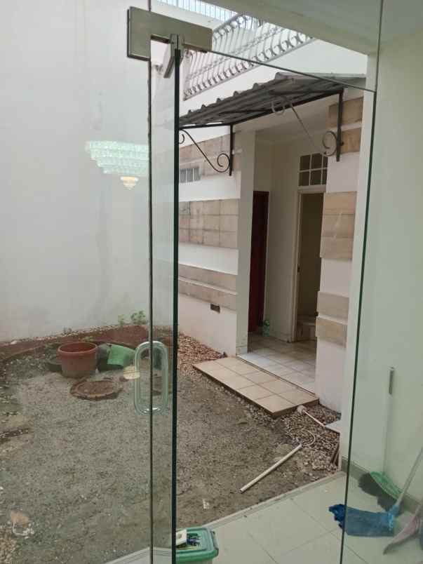 disewakan rumah bukit gading mediterania