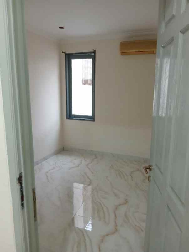 disewakan rumah bukit gading mediterania